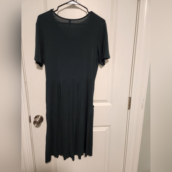 Green short sleeve dress large with pockets - Picture 2 of 3